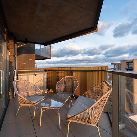 Sunset Retreat: Steps From Heathrow/Twickenham Apartment Hounslow Exterior foto