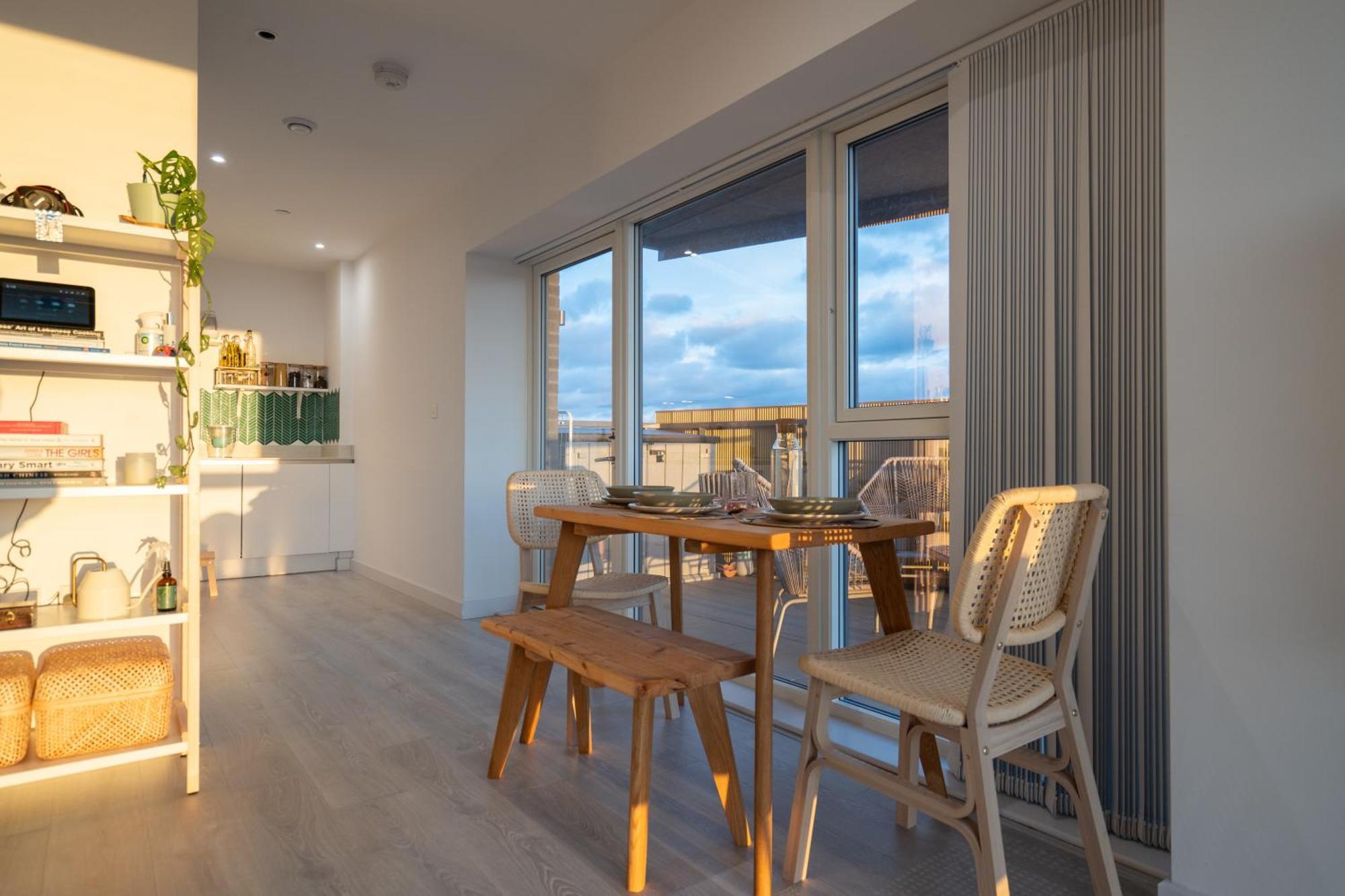 Sunset Retreat: Steps From Heathrow/Twickenham Apartment Hounslow Exterior foto
