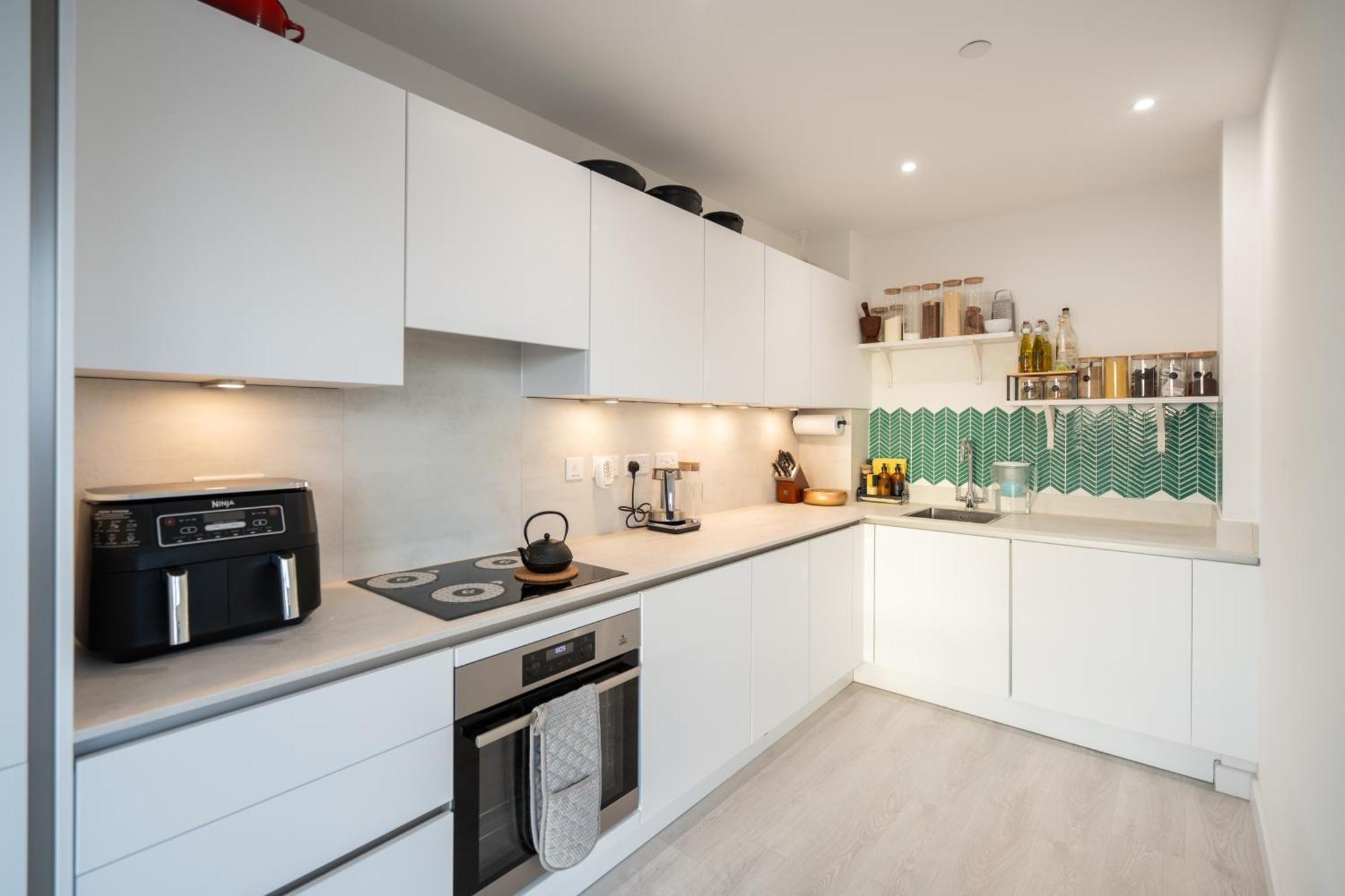 Sunset Retreat: Steps From Heathrow/Twickenham Apartment Hounslow Exterior foto