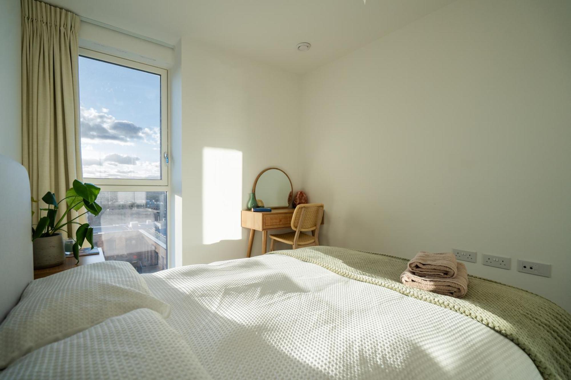Sunset Retreat: Steps From Heathrow/Twickenham Apartment Hounslow Exterior foto